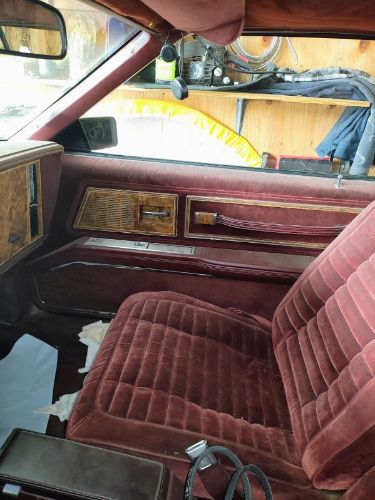 Buick-Riviera-1983-10