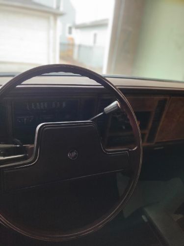 Buick-Riviera-1983-12