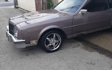 Buick-Riviera-1983-20