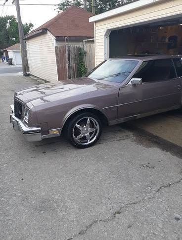 Buick-Riviera-1983-20