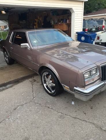 Buick-Riviera-1983-3