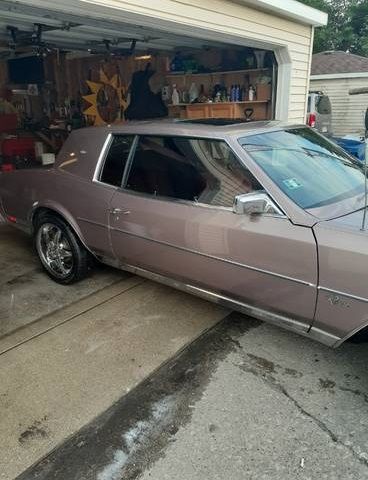 Buick-Riviera-1983-4
