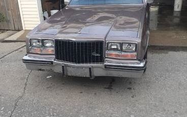 Buick-Riviera-1983-5