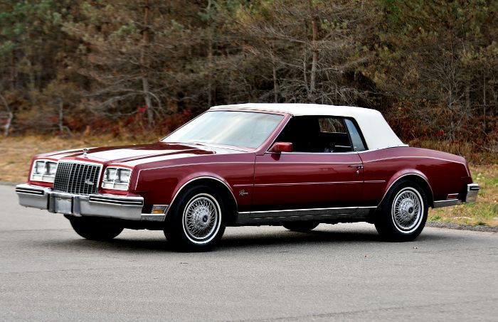 Buick-Riviera-1983-Red-Red-20