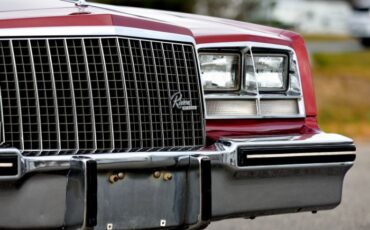 Buick-Riviera-1983-Red-Red-22