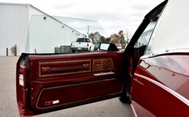 Buick-Riviera-1983-Red-Red-27
