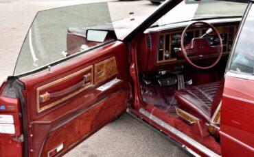 Buick-Riviera-1983-Red-Red-28