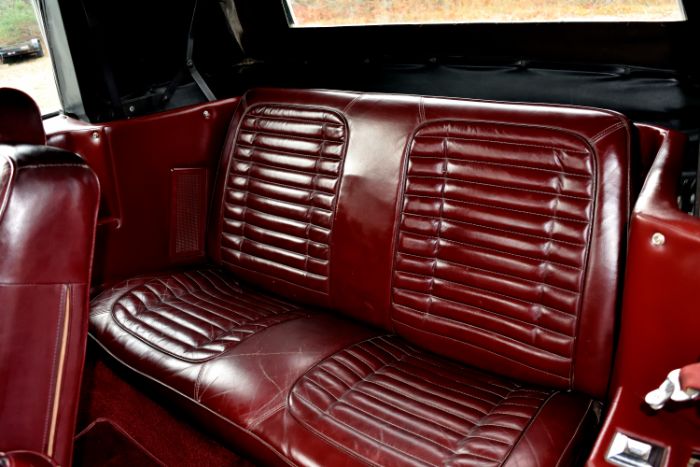 Buick-Riviera-1983-Red-Red-31