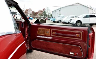 Buick-Riviera-1983-Red-Red-33