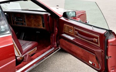 Buick-Riviera-1983-Red-Red-34