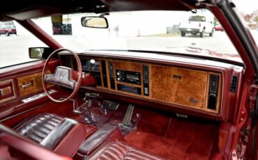Buick-Riviera-1983-Red-Red-35