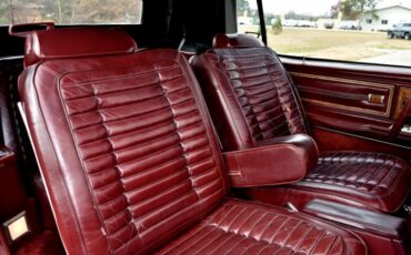 Buick-Riviera-1983-Red-Red-36