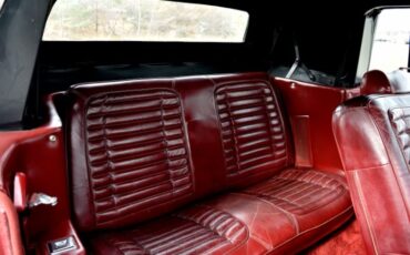 Buick-Riviera-1983-Red-Red-39