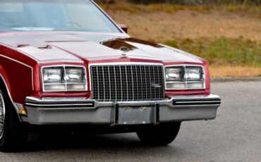 Buick-Riviera-1983-Red-Red-5