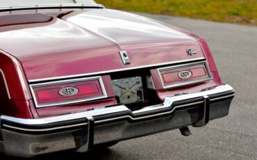 Buick-Riviera-1983-Red-Red-7