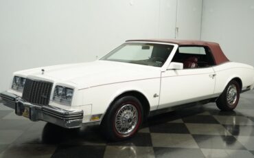 Buick-Riviera-1983-White-Burgundy-4