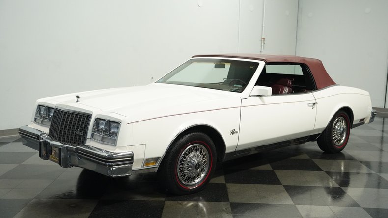 Buick-Riviera-1983-White-Burgundy-4