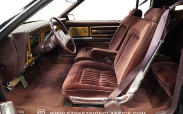 Buick-Riviera-1985-Black-Dark-Red-18
