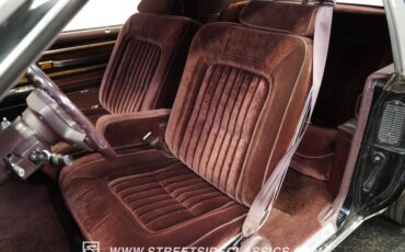 Buick-Riviera-1985-Black-Dark-Red-19