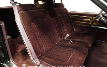 Buick-Riviera-1985-Black-Dark-Red-21