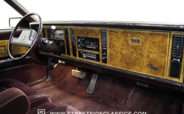 Buick-Riviera-1985-Black-Dark-Red-23