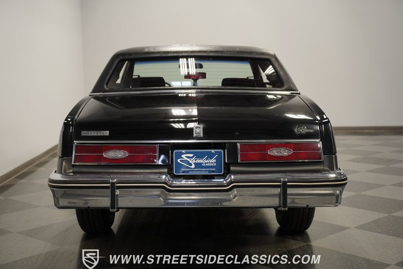 Buick-Riviera-1985-Black-Dark-Red-26