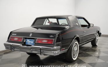 Buick-Riviera-1985-Black-Dark-Red-27