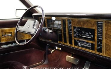 Buick-Riviera-1985-Black-Dark-Red-6