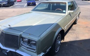 Buick-Riviera-1985-Green-12