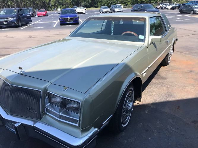 Buick-Riviera-1985-Green-12