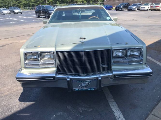 Buick-Riviera-1985-Green-13