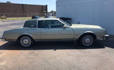 Buick-Riviera-1985-Green-15