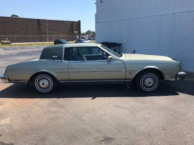 Buick-Riviera-1985-Green-15