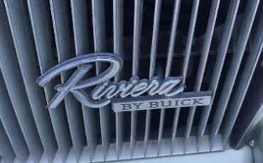 Buick-Riviera-1985-Green-4