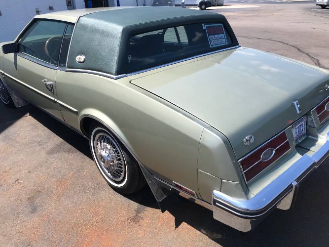 Buick-Riviera-1985-Green-9