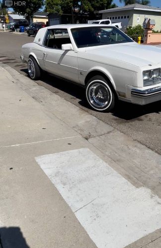 Buick-Riviera-1985-White-4