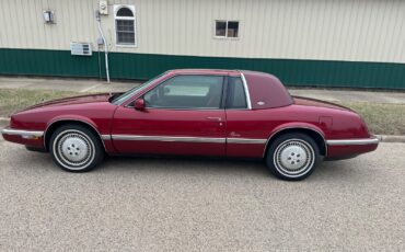 Buick-Riviera-1992-Coupe-1