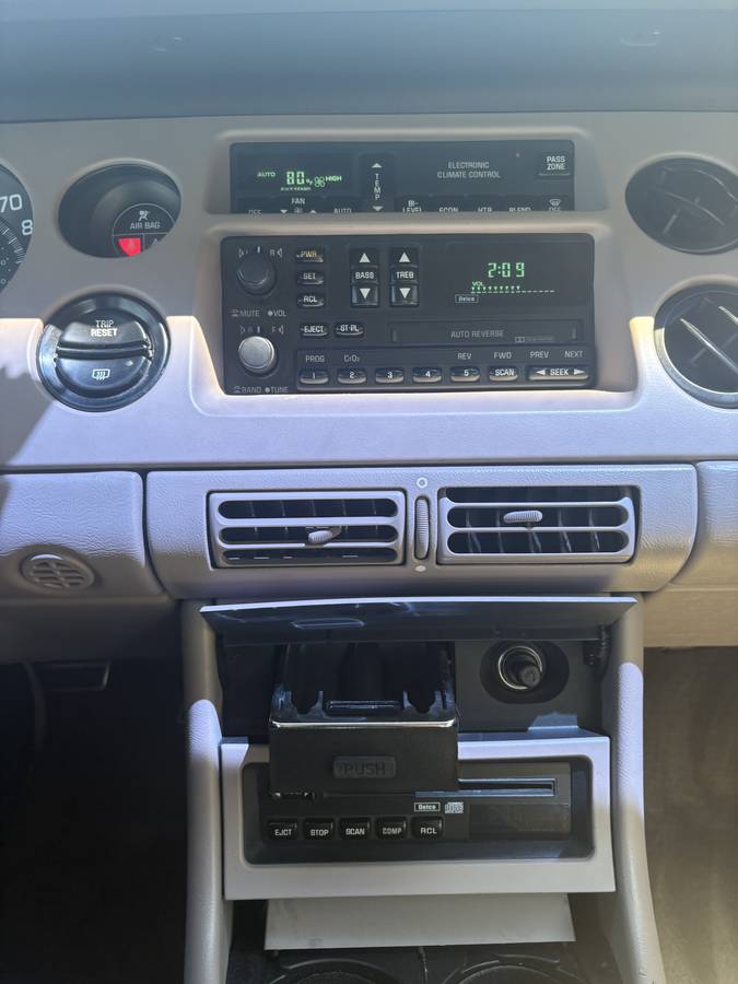 Buick-Riviera-1995-14