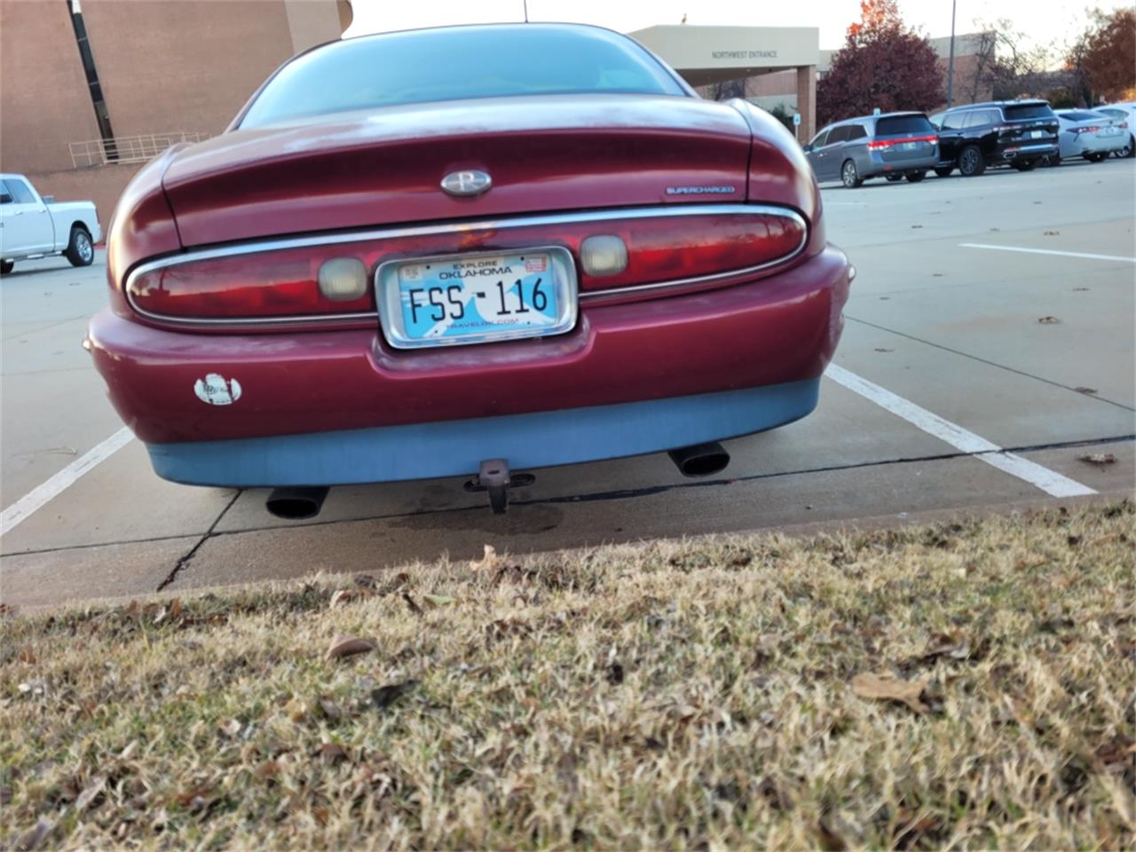 Buick-Riviera-1995-Red-Patina-finish-Tan-leather-10