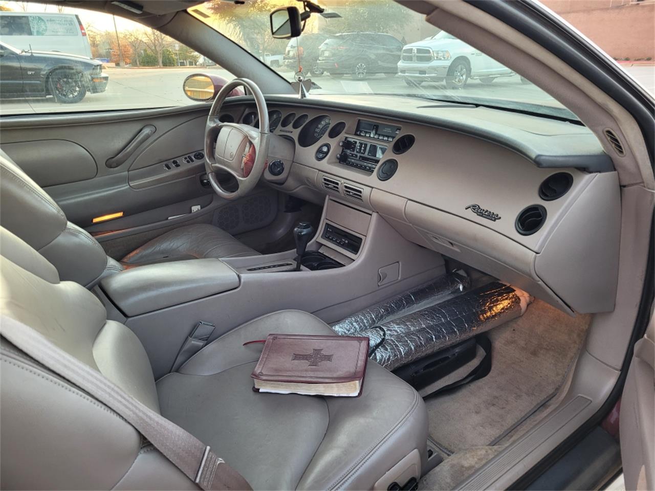 Buick-Riviera-1995-Red-Patina-finish-Tan-leather-15