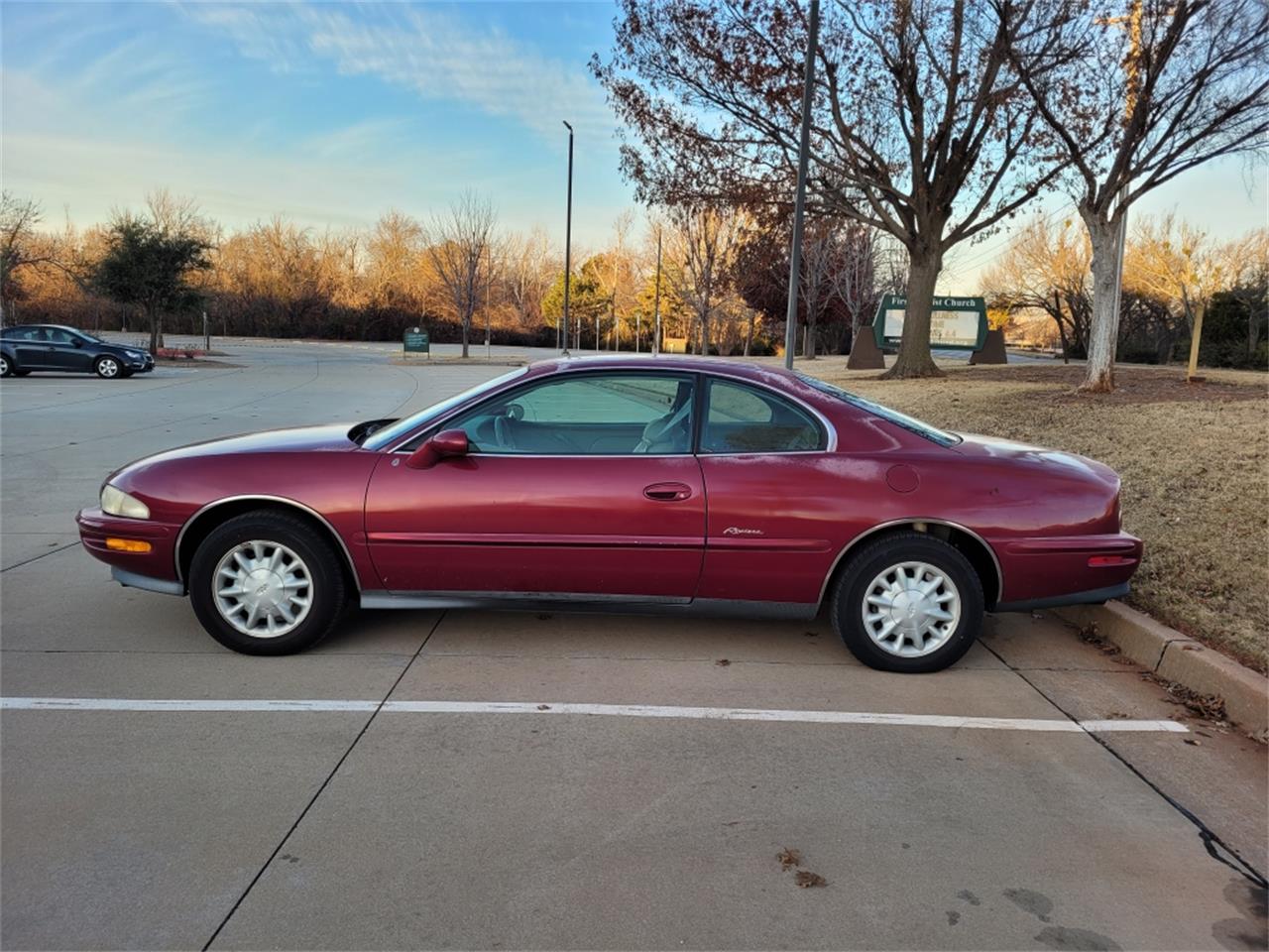 Buick-Riviera-1995-Red-Patina-finish-Tan-leather-3