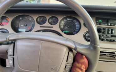 Buick-Riviera-1995-Red-Patina-finish-Tan-leather-30