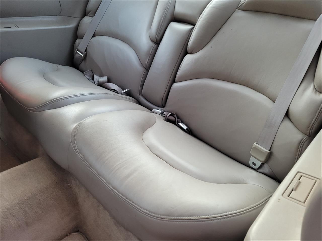 Buick-Riviera-1995-Red-Patina-finish-Tan-leather-32