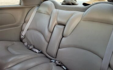 Buick-Riviera-1995-Red-Patina-finish-Tan-leather-33