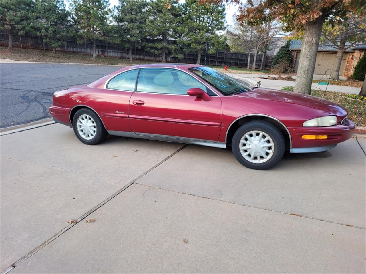 Buick-Riviera-1995-Red-Patina-finish-Tan-leather-6