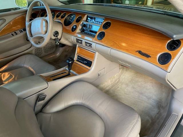 Buick-Riviera-1995-custom-6