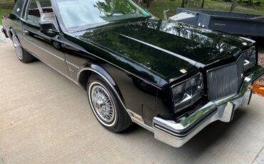 Buick-Riviera-5.0-v-8-1984-black-2