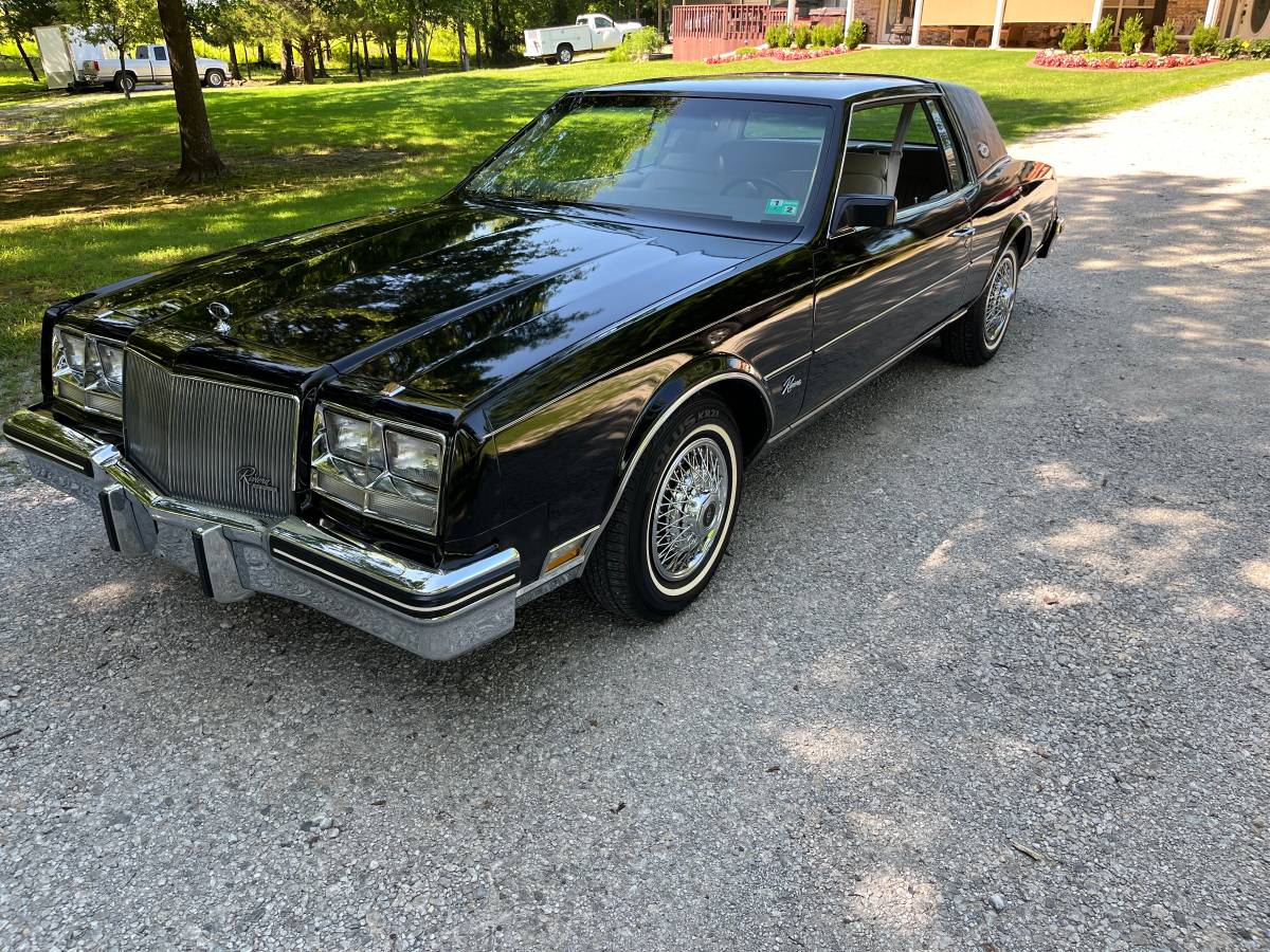 Buick-Riviera-5.0-v-8-1984-black-22