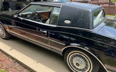 Buick-Riviera-5.0-v-8-1984-black-3
