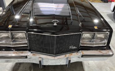 Buick-Riviera-5.0-v-8-1984-black-5
